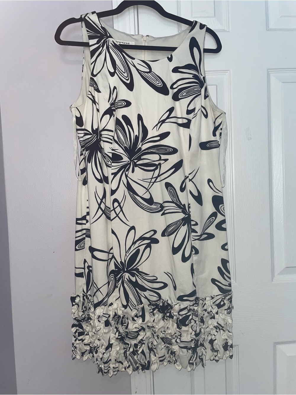 Evan Picone Sleeveless Black & White Floral Ruffle Hem Dress